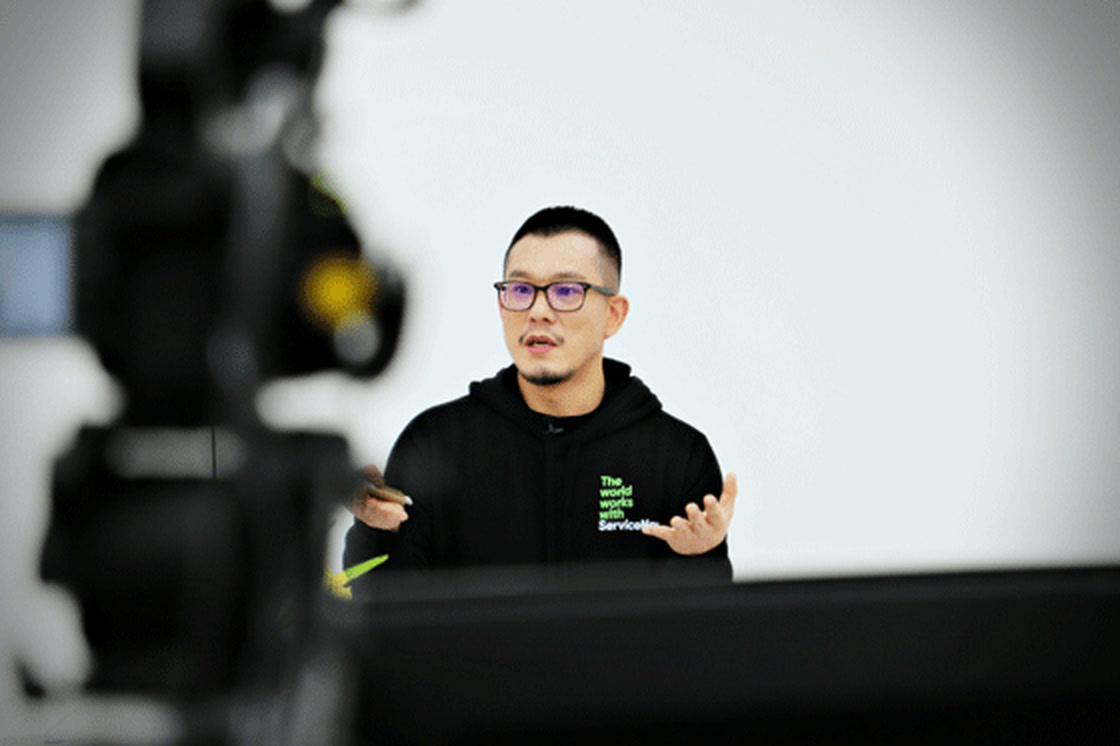 장기훈 대표의 커리어와 AIDNOS 설립 배경을 설명하는 뉴스메이커 기사 이미지
